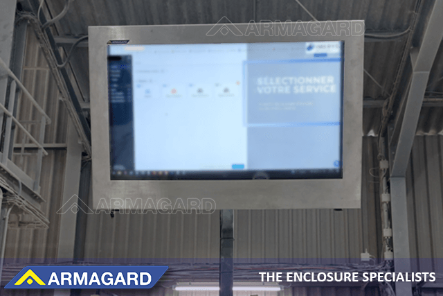 Armoire IHM panel PC 55" pour les écrans KPI qui nécessitent un lavage